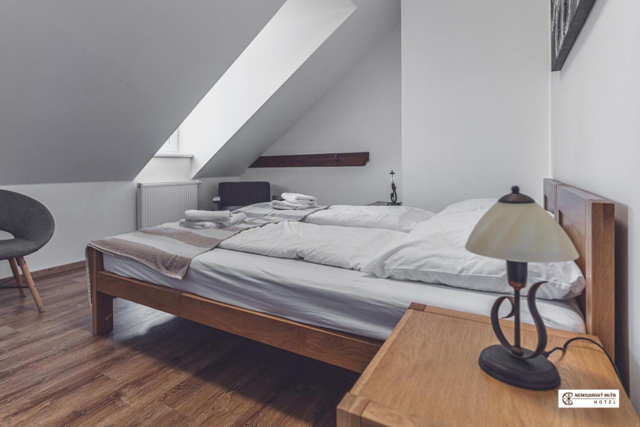 Hotel Nemojansky Mlyn Nemojany ภายนอก รูปภาพ