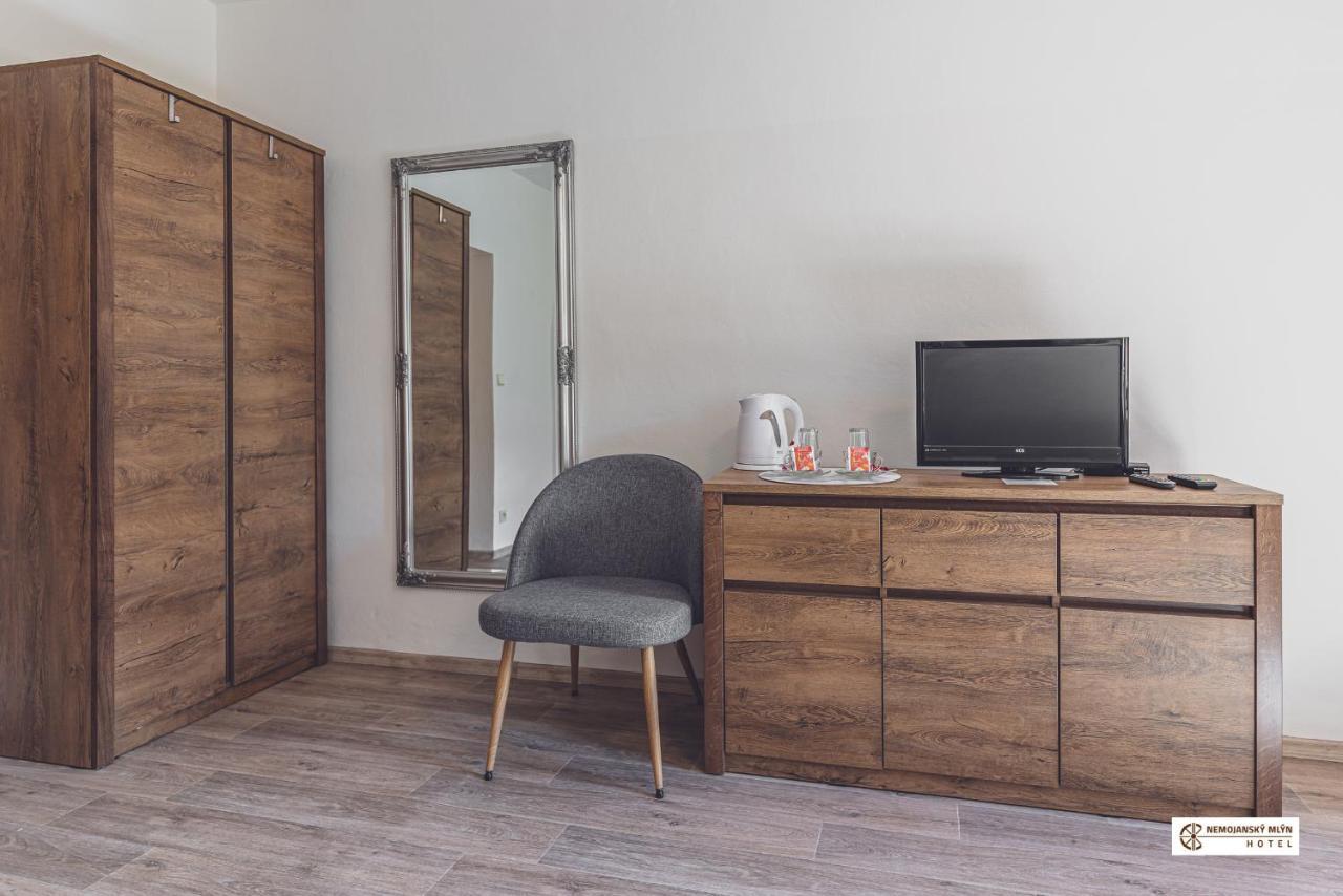 Hotel Nemojansky Mlyn Nemojany ภายนอก รูปภาพ