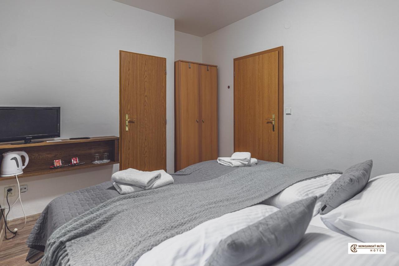 Hotel Nemojansky Mlyn Nemojany ภายนอก รูปภาพ
