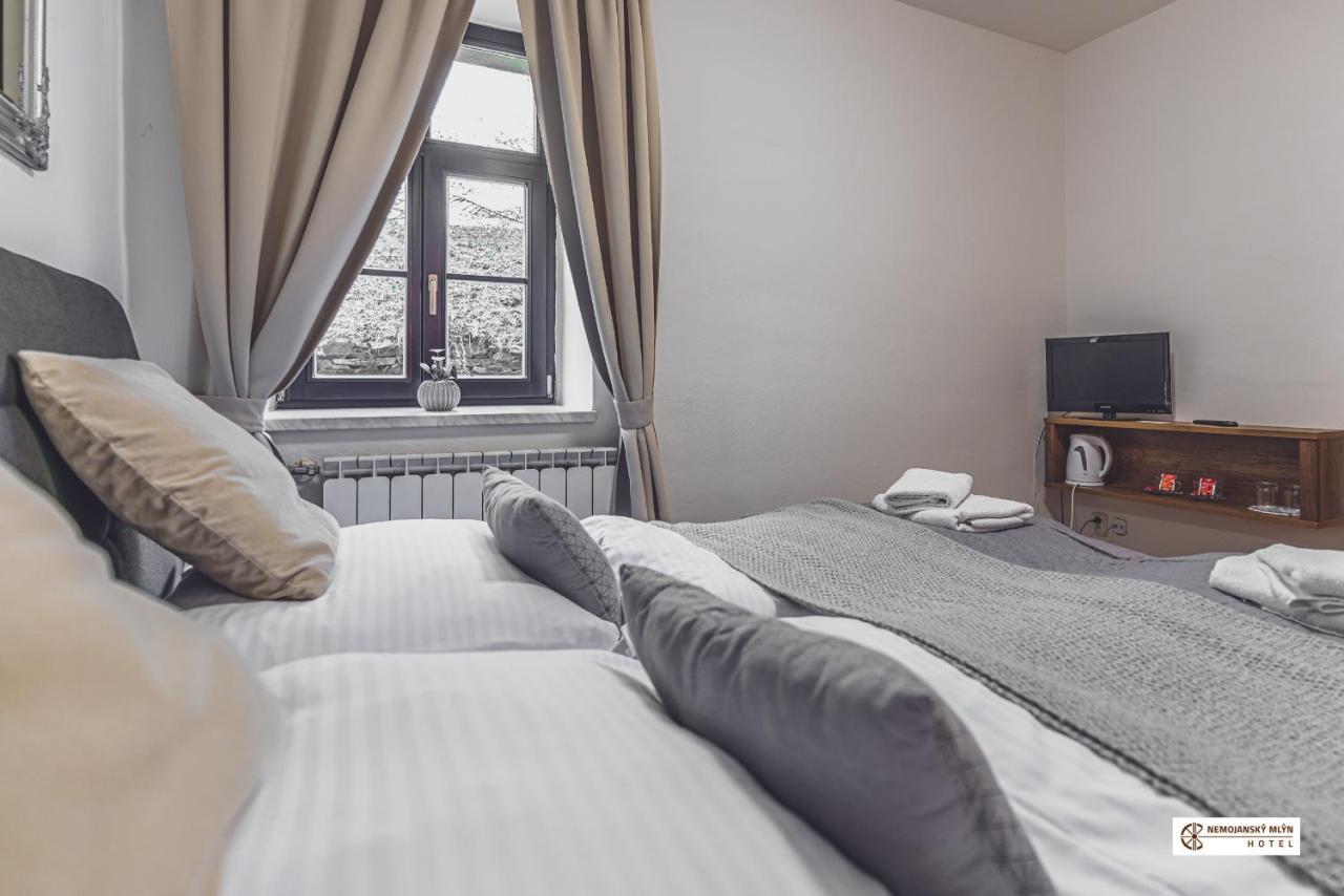 Hotel Nemojansky Mlyn Nemojany ภายนอก รูปภาพ