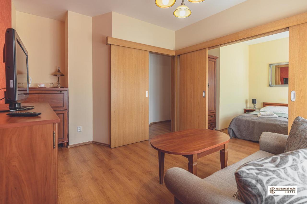 Hotel Nemojansky Mlyn Nemojany ภายนอก รูปภาพ