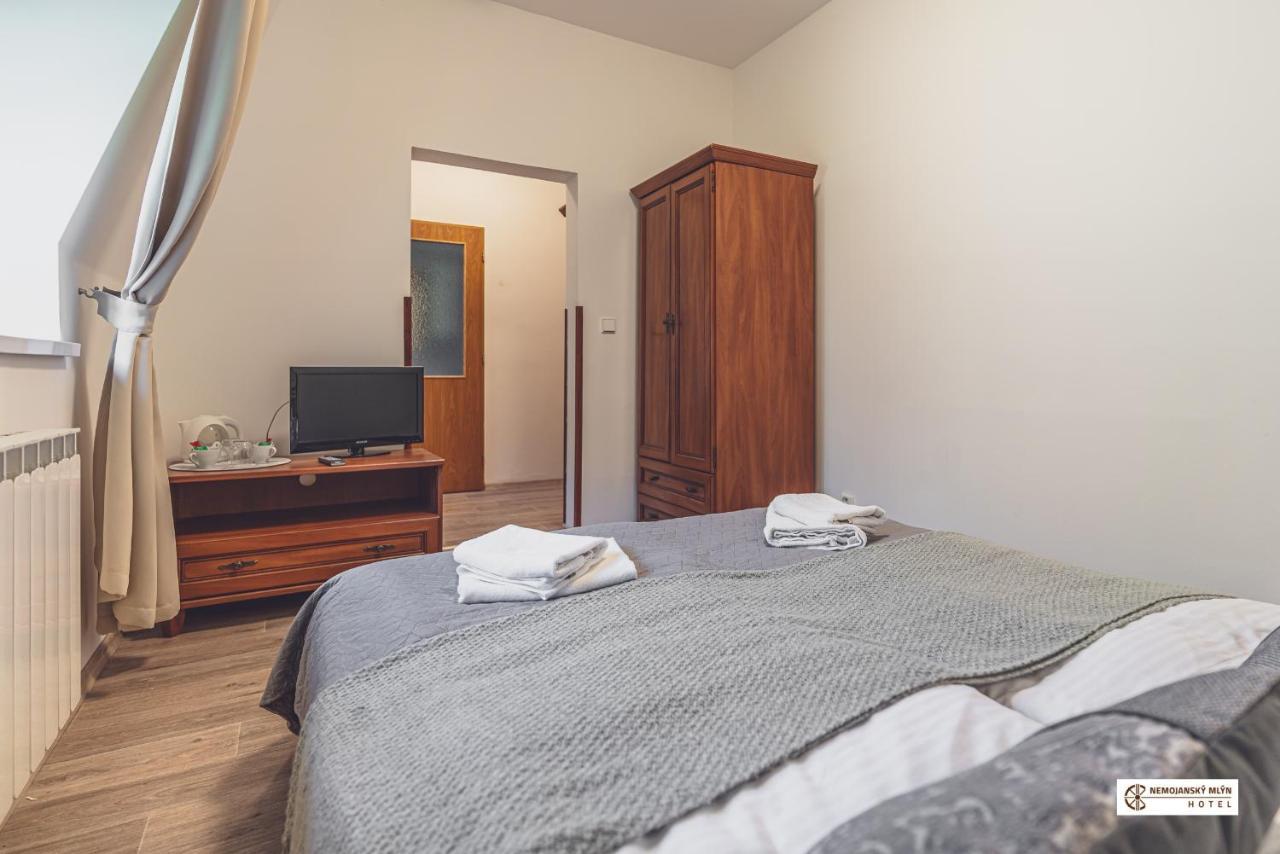 Hotel Nemojansky Mlyn Nemojany ภายนอก รูปภาพ