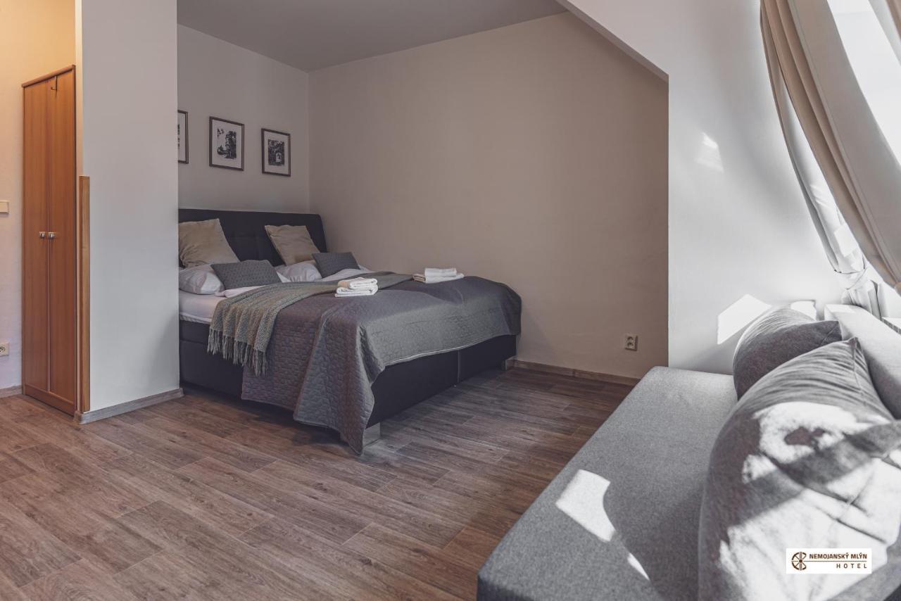 Hotel Nemojansky Mlyn Nemojany ภายนอก รูปภาพ